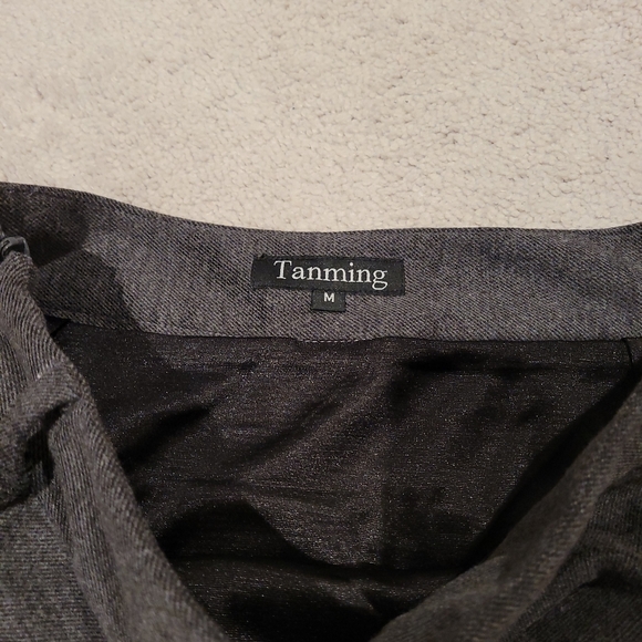 Brand New Gray Wool Blend Skirt,  Medium - Picture 3 of 4